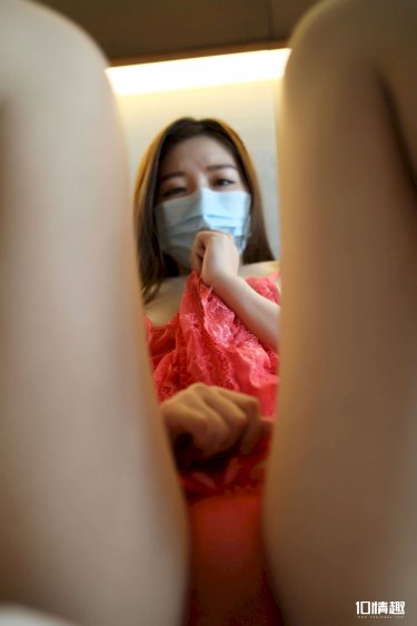 极品嫩模私拍后被潜在线观看