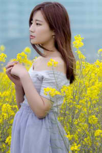 韩国三级巜双乳紧扣