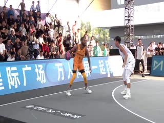 人妻乱轮视频免费观看