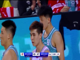 東京熱穿連體衣的模特